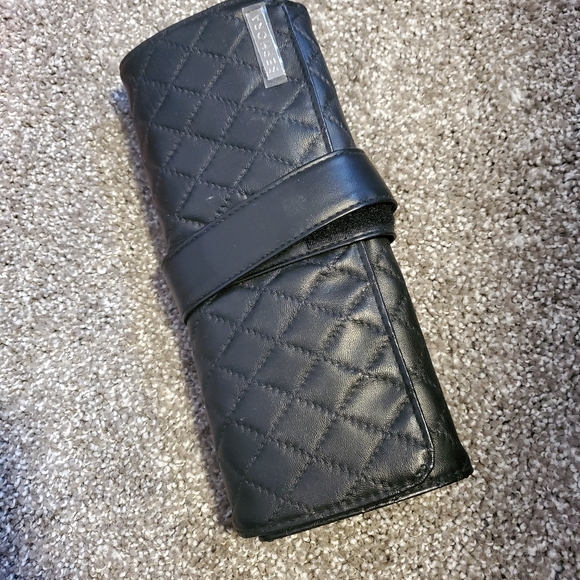 3/$30 π€π EUC brush roll from Sephora - Picture 2 of 16